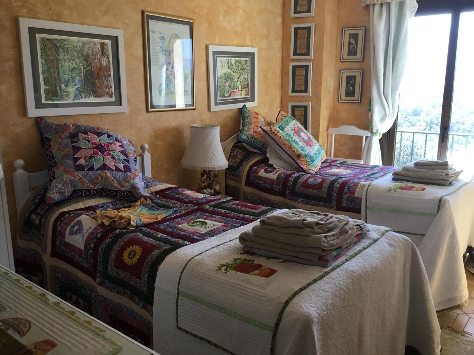 Villa La Cerisaie. Reynès Extérieur photo